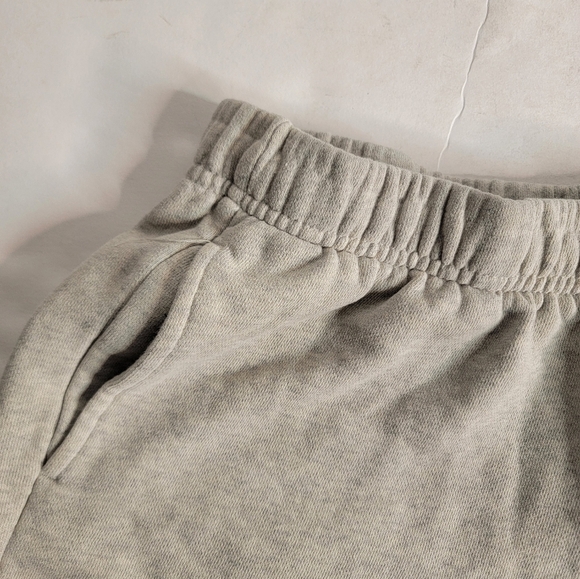 Playboy By PacSun Sweat Fleece Shorts Small Gray Pink Logo - Picture 2 of 7